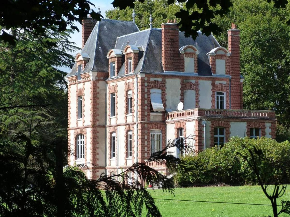 Chateau De Beauchene Chambres D'Hotes Allogny Exterior photo